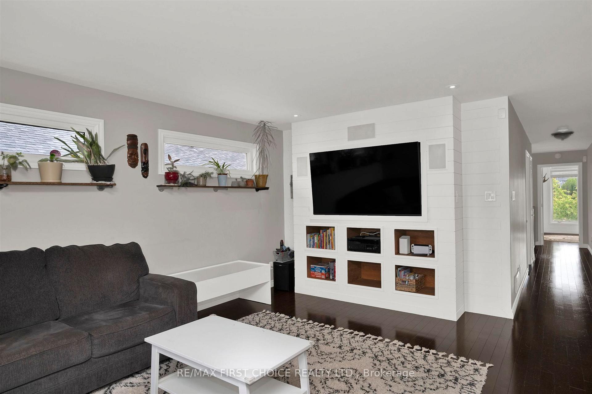 Photo 9 of 470 Gemstone Drive, Thunder Bay, Dawson Heights — HOMEH