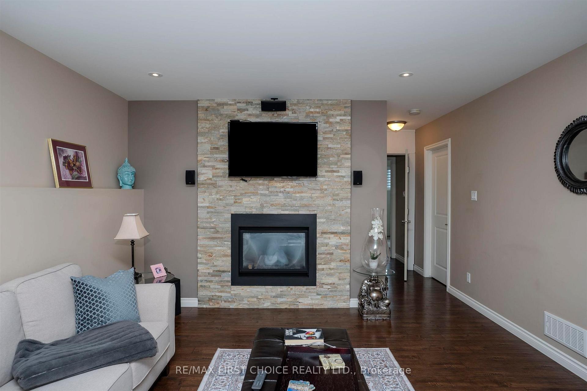 Photo 17 of 470 Gemstone Drive, Thunder Bay, Dawson Heights — HOMEH