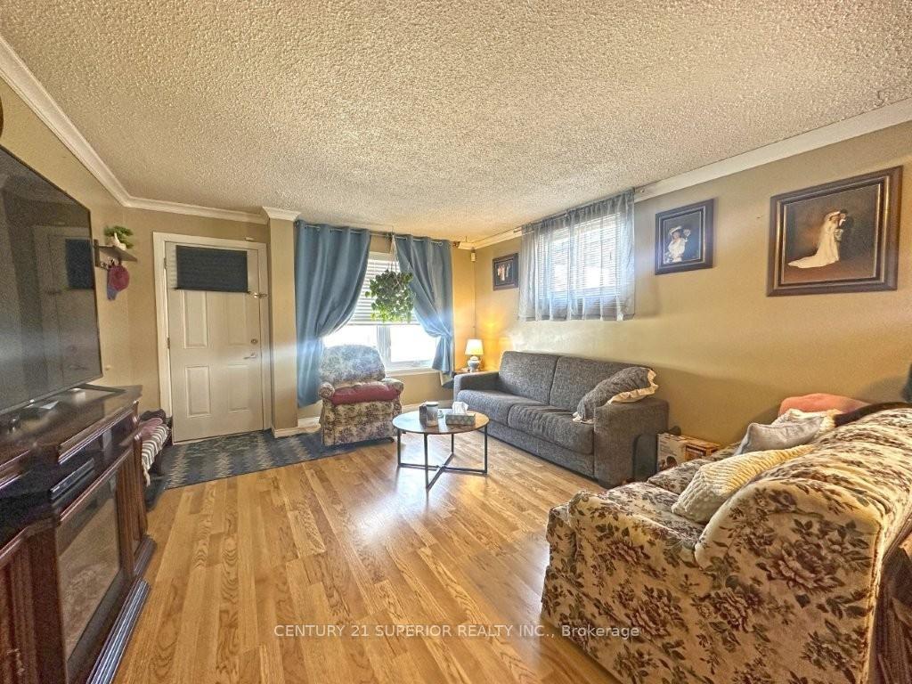 Photo 7 of 822 McIntosh Street, Thunder Bay, East End — HOMEH