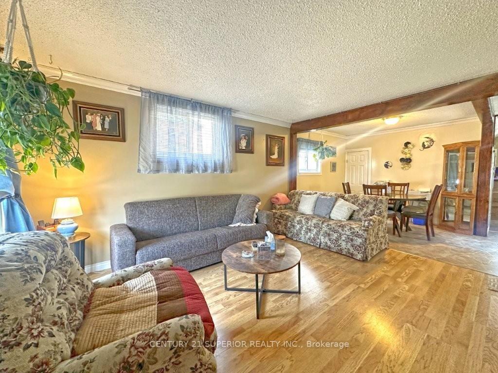 Photo 9 of 822 McIntosh Street, Thunder Bay, East End — HOMEH