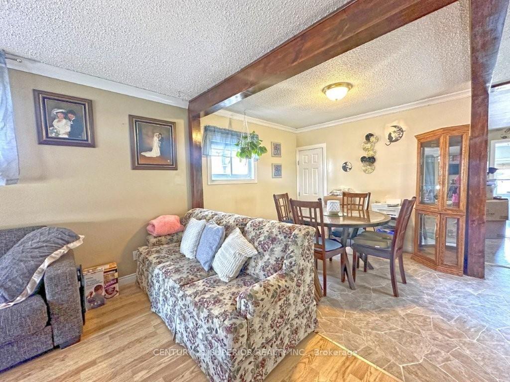 Photo 11 of 822 McIntosh Street, Thunder Bay, East End — HOMEH