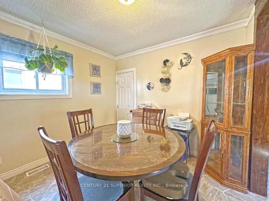 Photo 12 of 822 McIntosh Street, Thunder Bay, East End — HOMEH