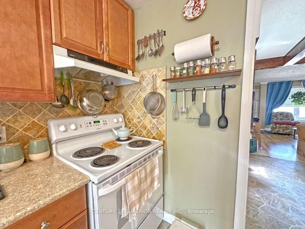 Photo 16 of 822 McIntosh Street, Thunder Bay, East End — HOMEH