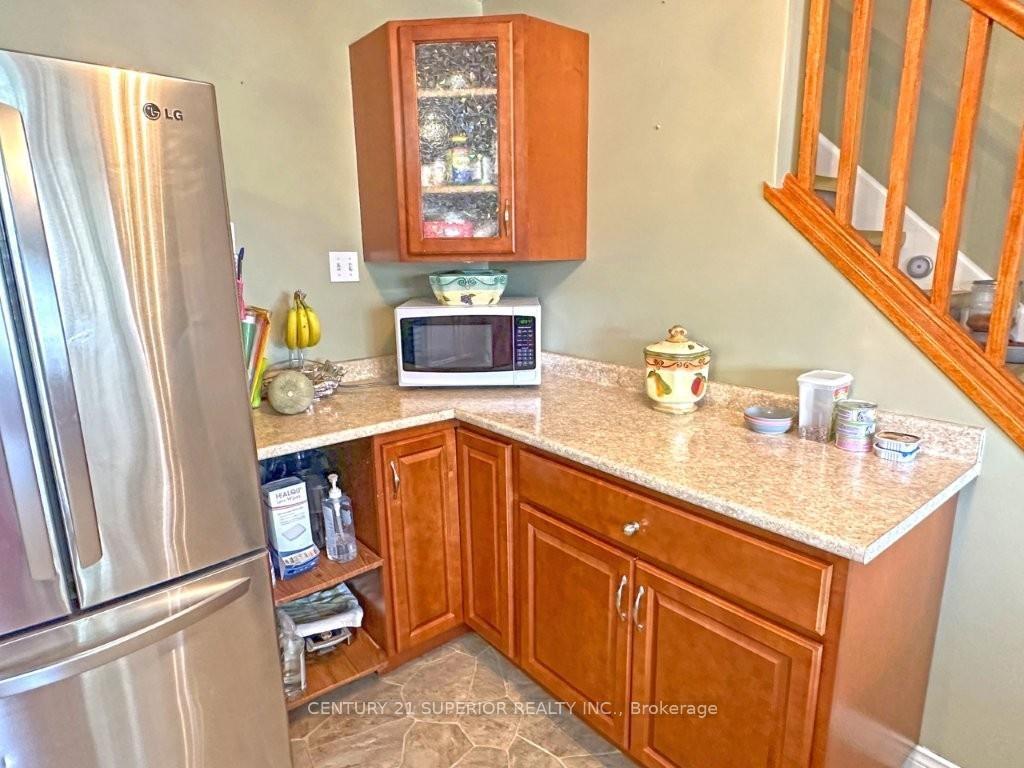 Photo 17 of 822 McIntosh Street, Thunder Bay, East End — HOMEH
