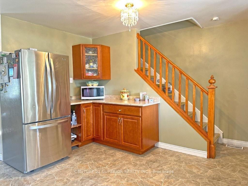 Photo 18 of 822 McIntosh Street, Thunder Bay, East End — HOMEH