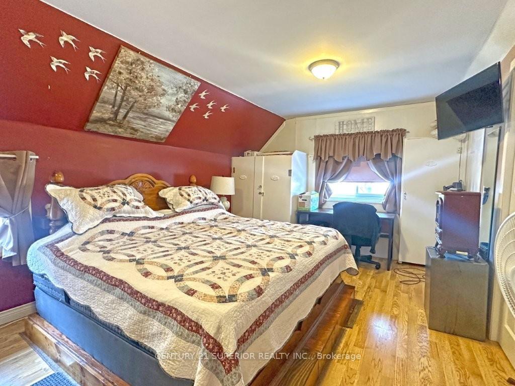 Photo 23 of 822 McIntosh Street, Thunder Bay, East End — HOMEH