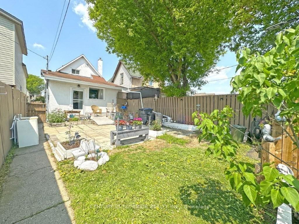 Photo 38 of 822 McIntosh Street, Thunder Bay, East End — HOMEH