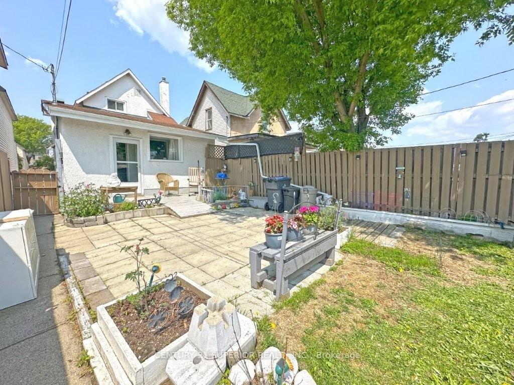 Photo 39 of 822 McIntosh Street, Thunder Bay, East End — HOMEH