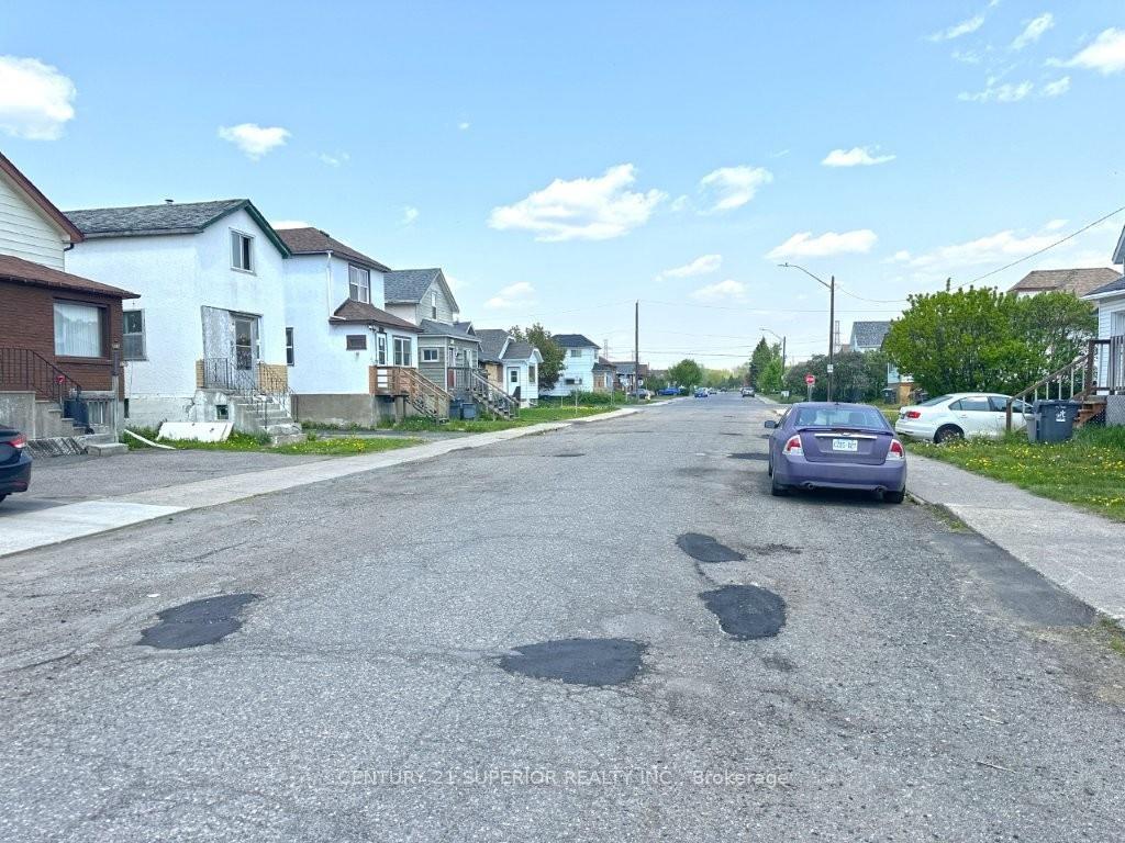 Photo 50 of 822 McIntosh Street, Thunder Bay, East End — HOMEH