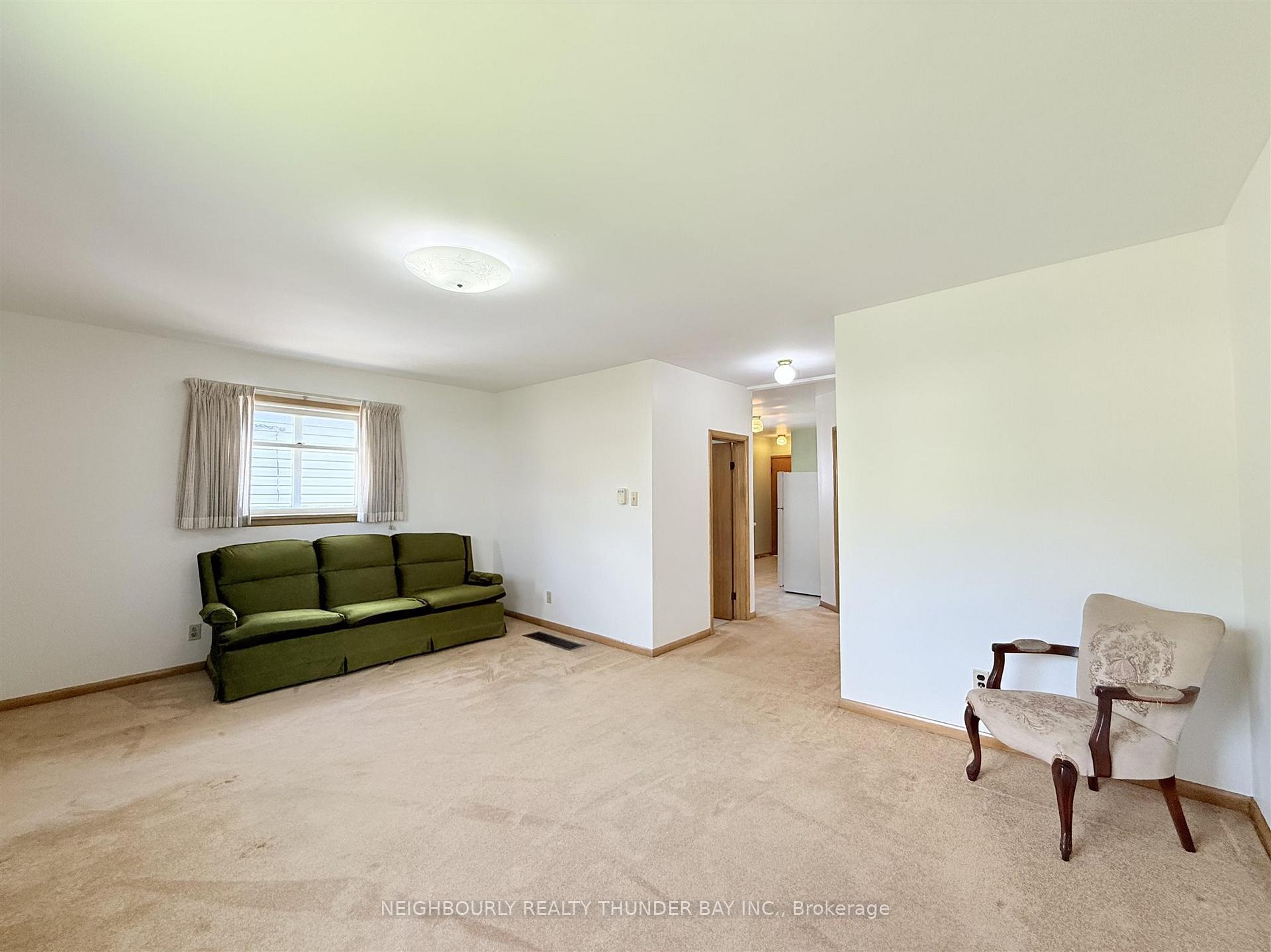 Photo 3 of 617 Helen Street, Thunder Bay, Court / Cumberland — HOMEH