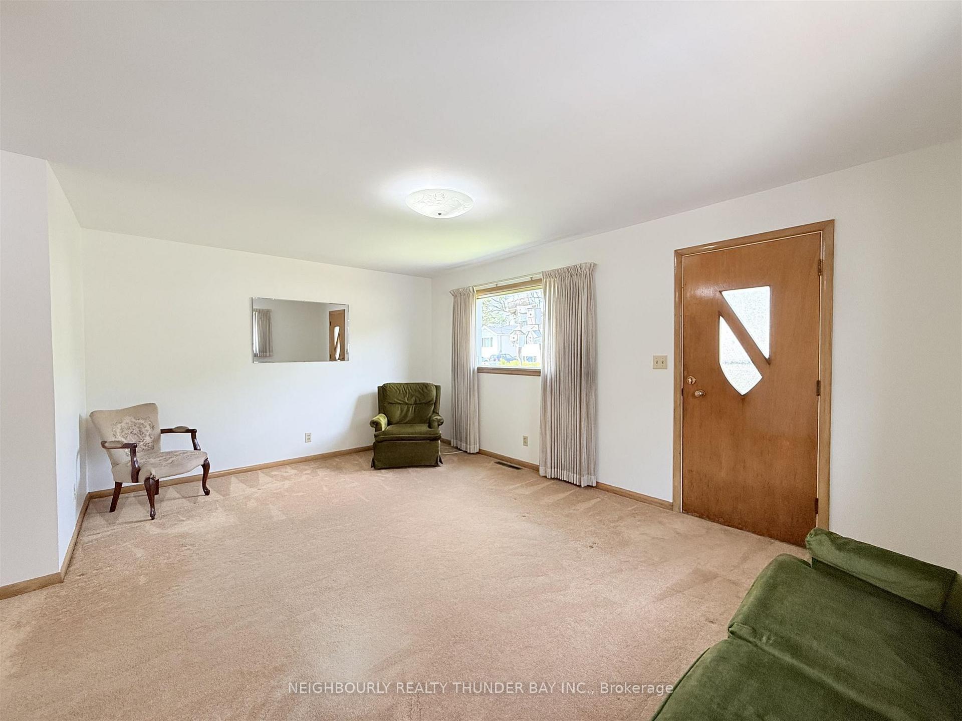 Photo 4 of 617 Helen Street, Thunder Bay, Court / Cumberland — HOMEH