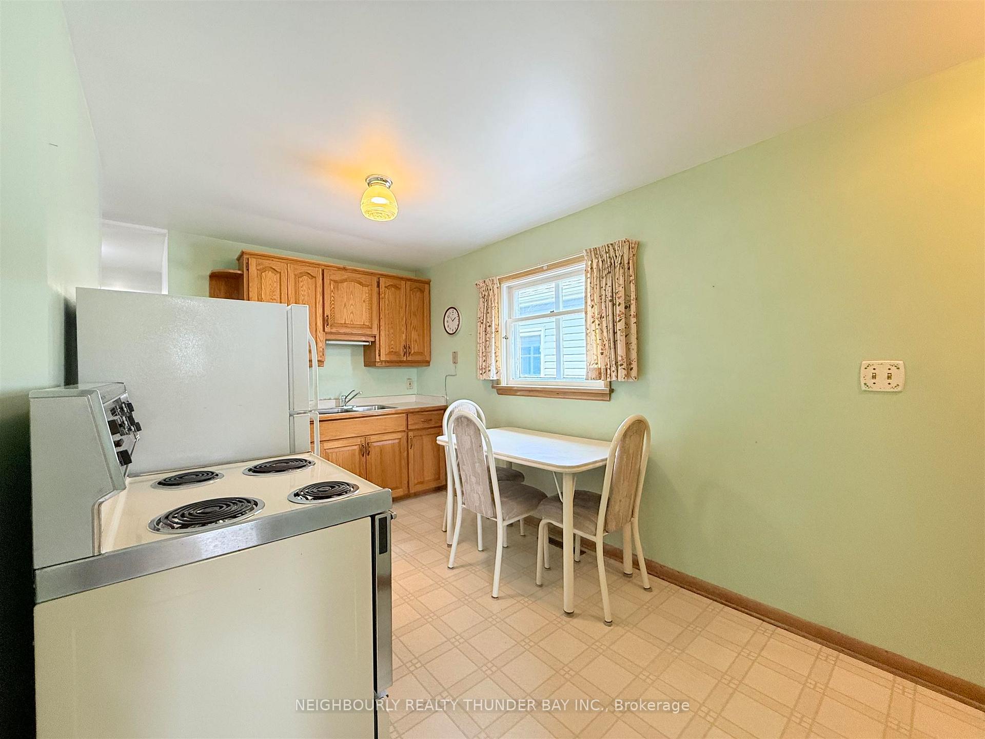 Photo 6 of 617 Helen Street, Thunder Bay, Court / Cumberland — HOMEH