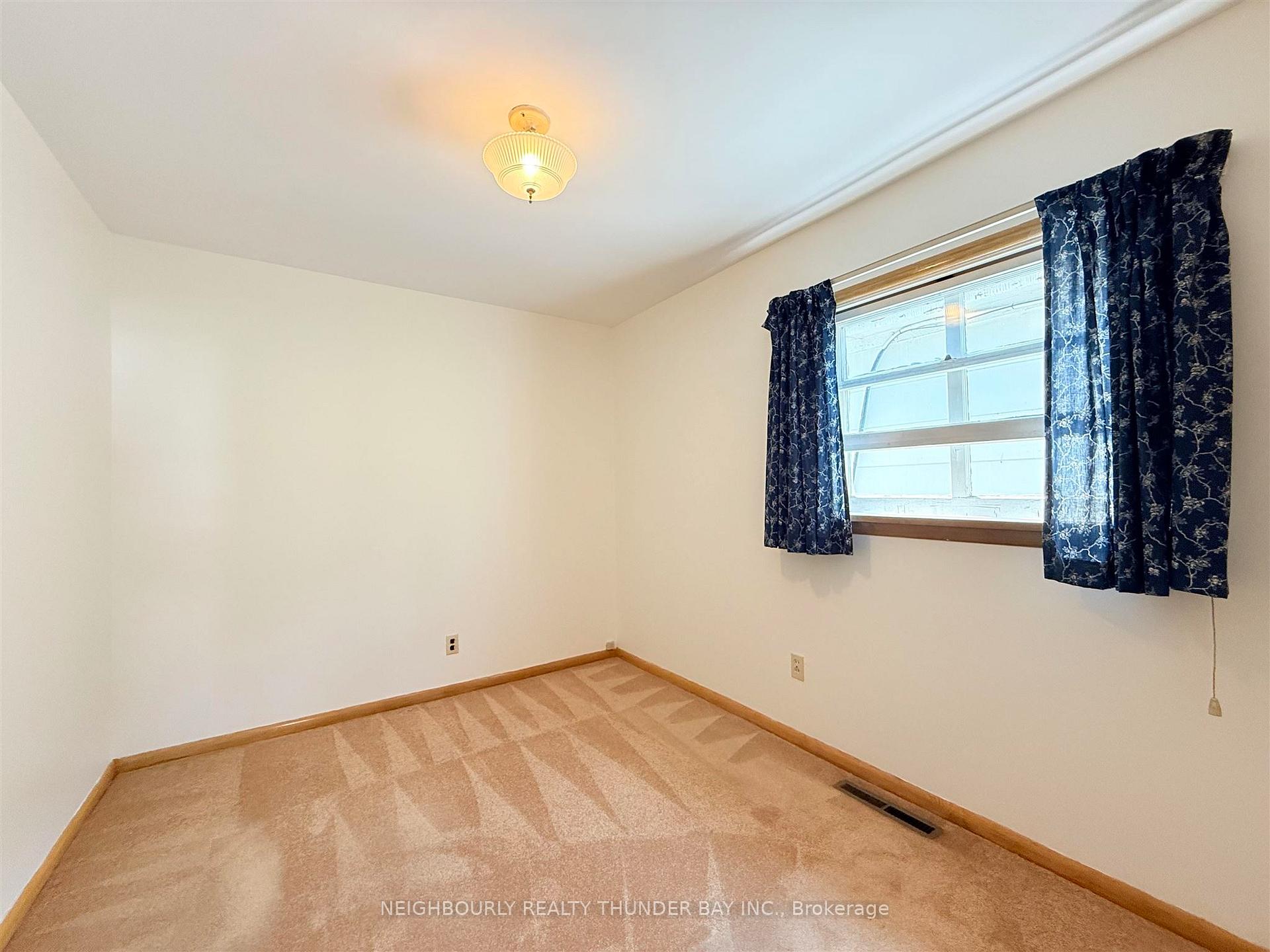 Photo 7 of 617 Helen Street, Thunder Bay, Court / Cumberland — HOMEH