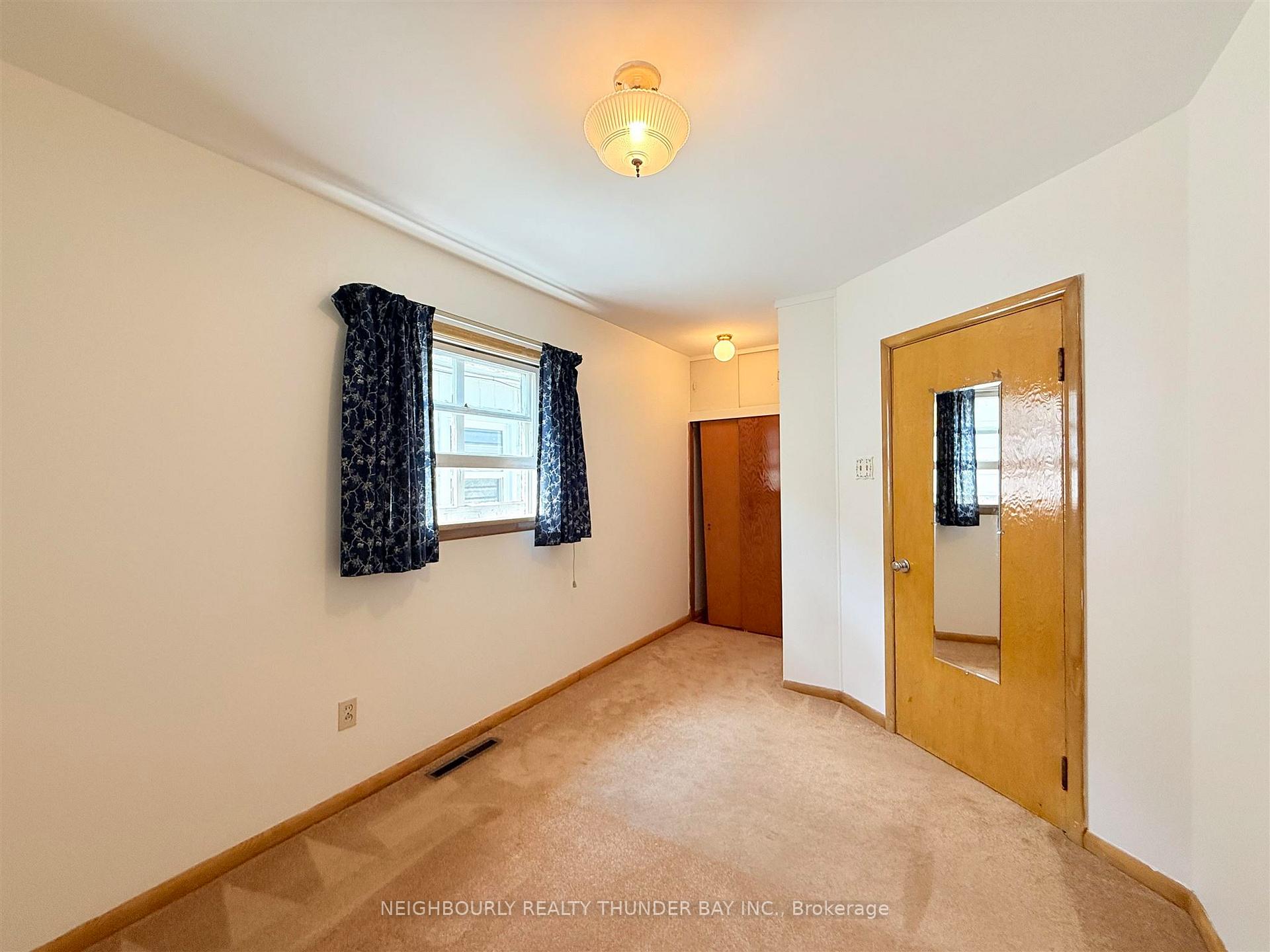 Photo 8 of 617 Helen Street, Thunder Bay, Court / Cumberland — HOMEH