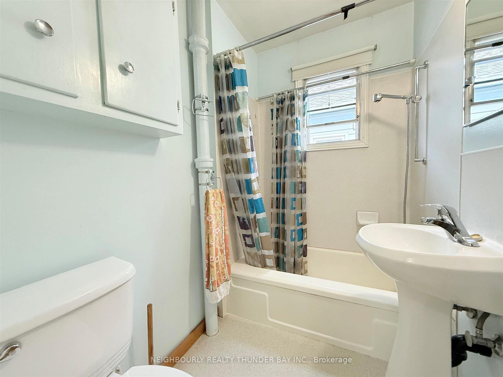Photo 10 of 617 Helen Street, Thunder Bay, Court / Cumberland — HOMEH