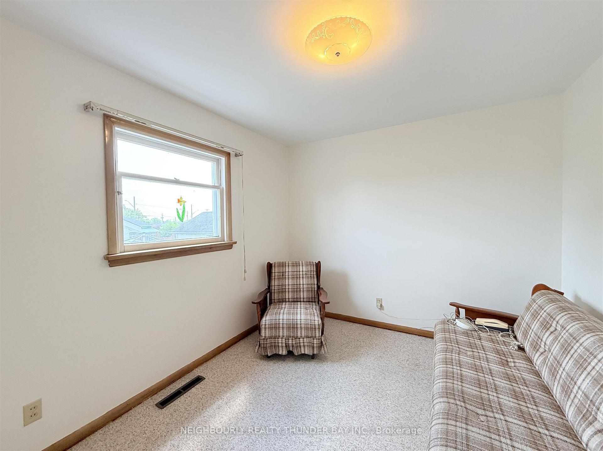 Photo 11 of 617 Helen Street, Thunder Bay, Court / Cumberland — HOMEH