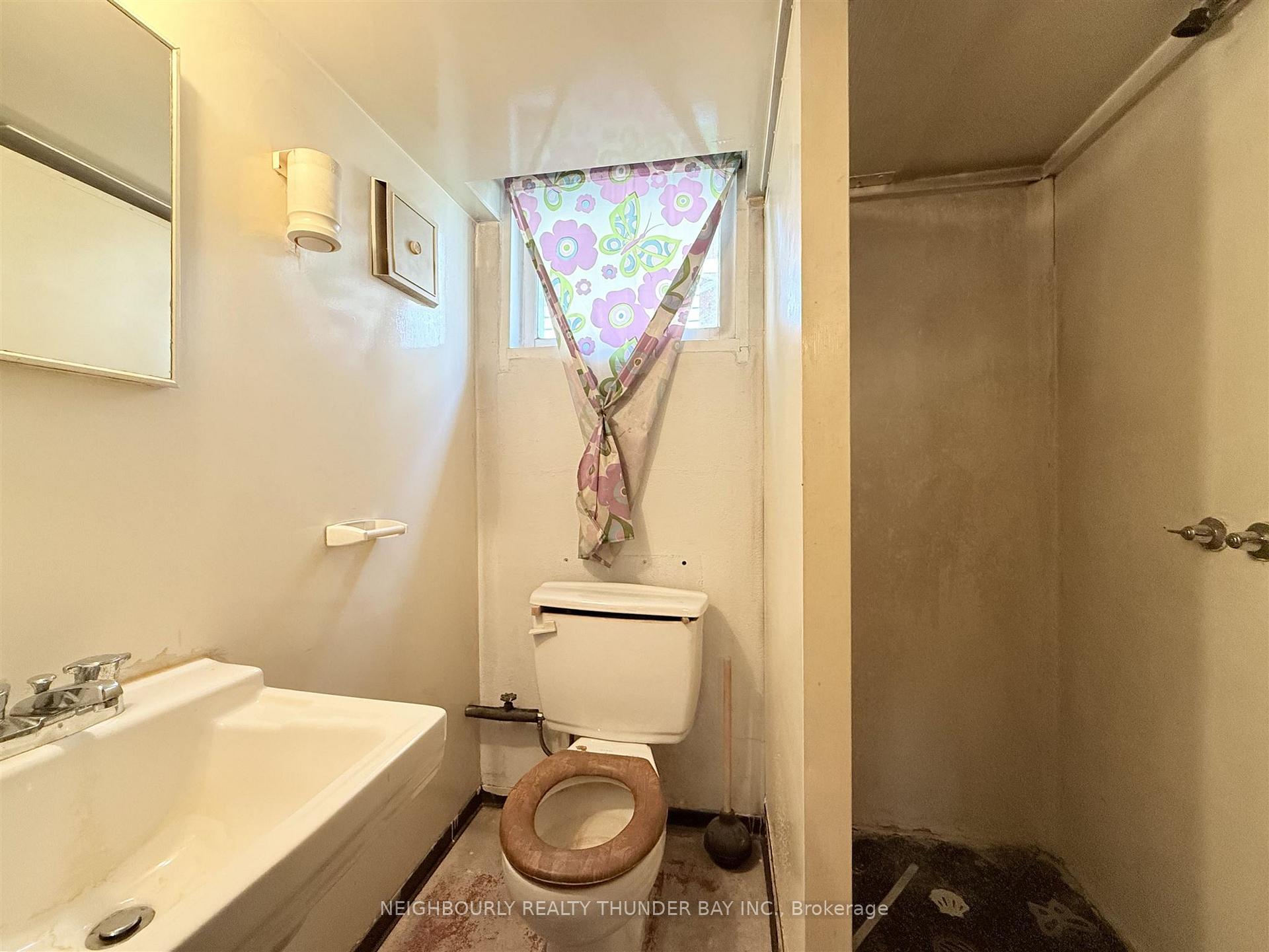 Photo 20 of 617 Helen Street, Thunder Bay, Court / Cumberland — HOMEH