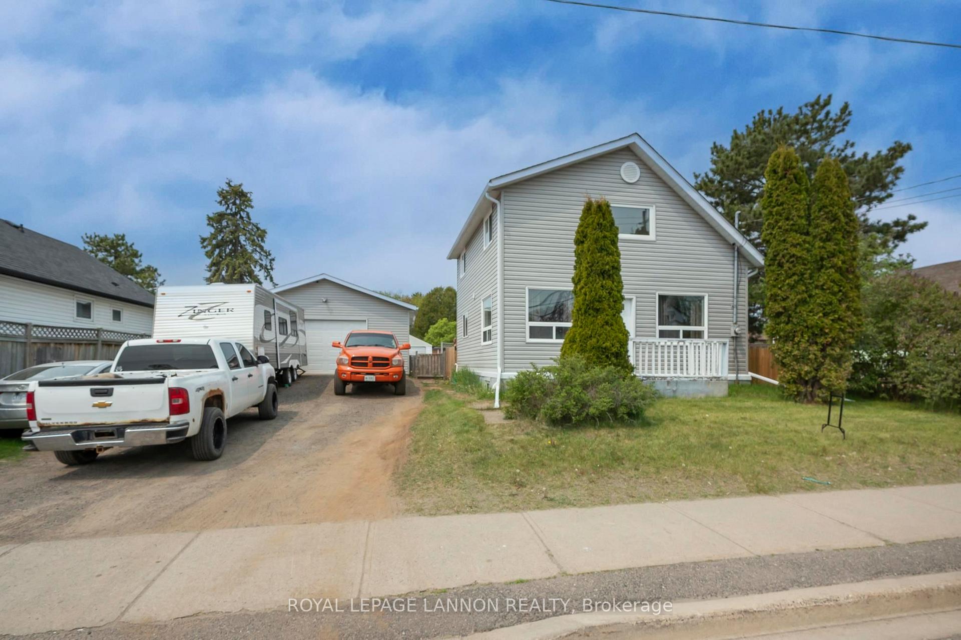 Photo 1 of 455 Leslie Avenue, Thunder Bay, Current River — HOMEH