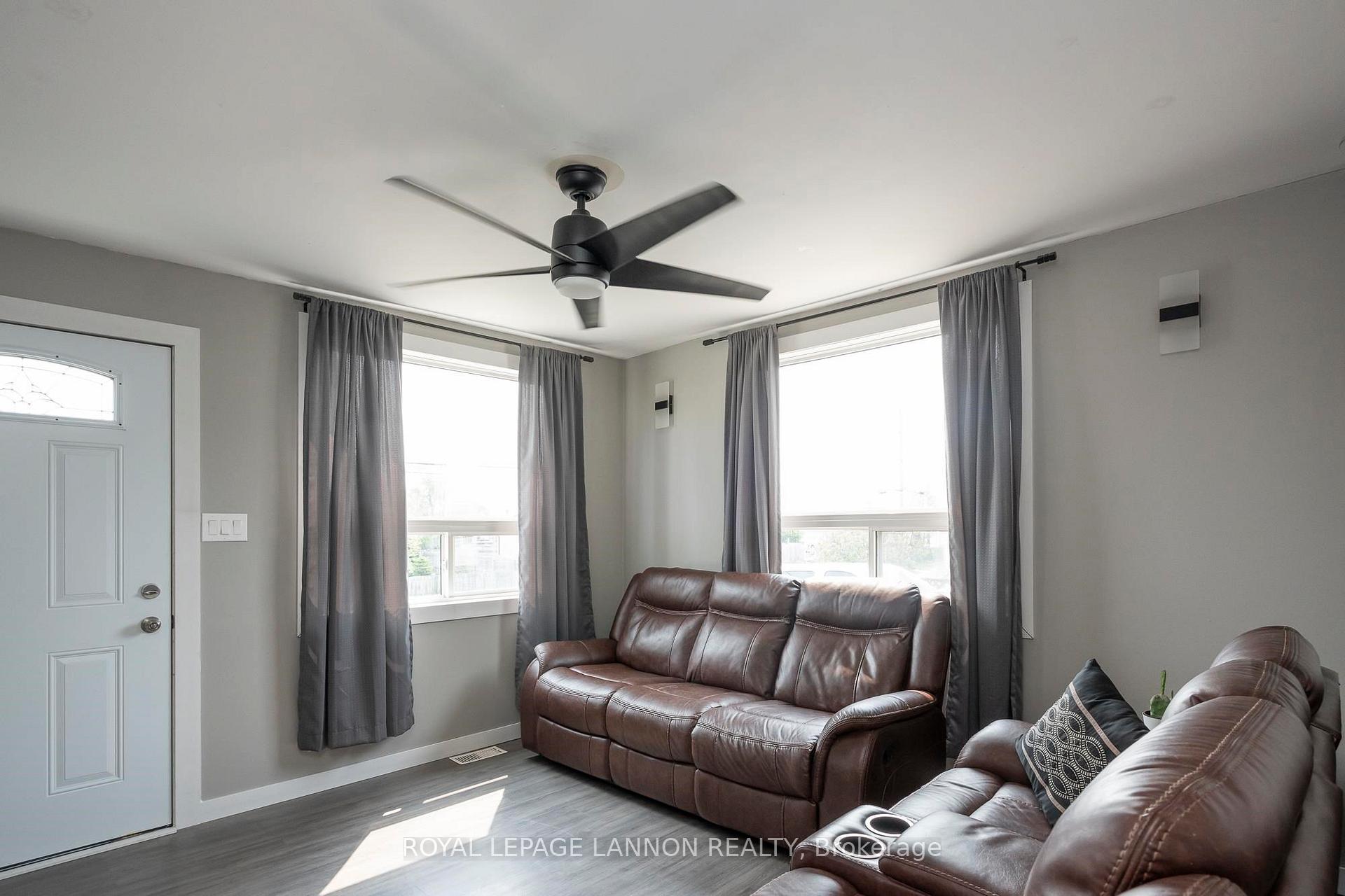 Photo 4 of 455 Leslie Avenue, Thunder Bay, Current River — HOMEH