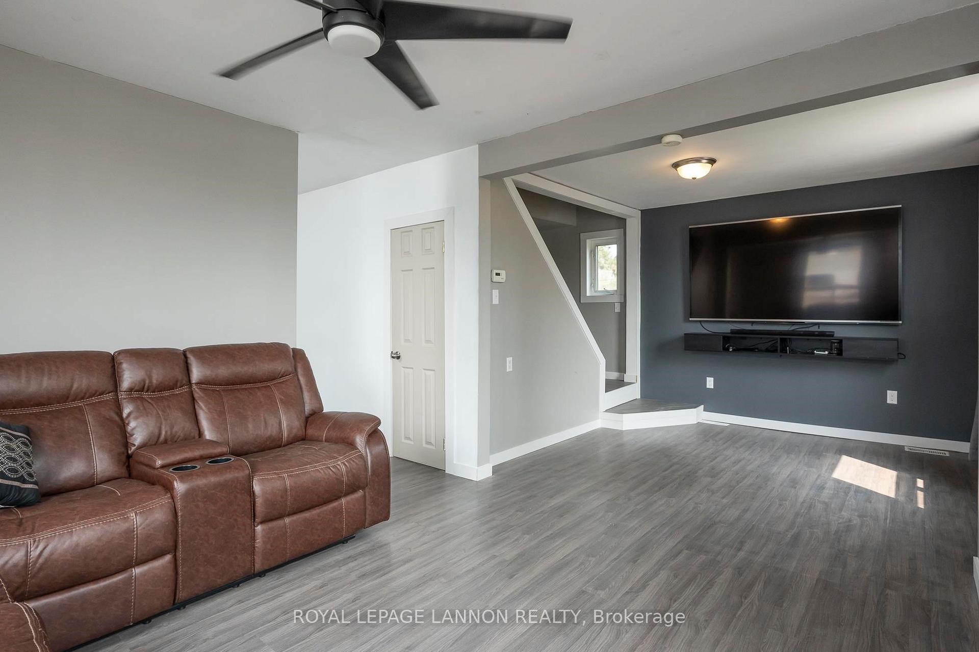 Photo 10 of 455 Leslie Avenue, Thunder Bay, Current River — HOMEH