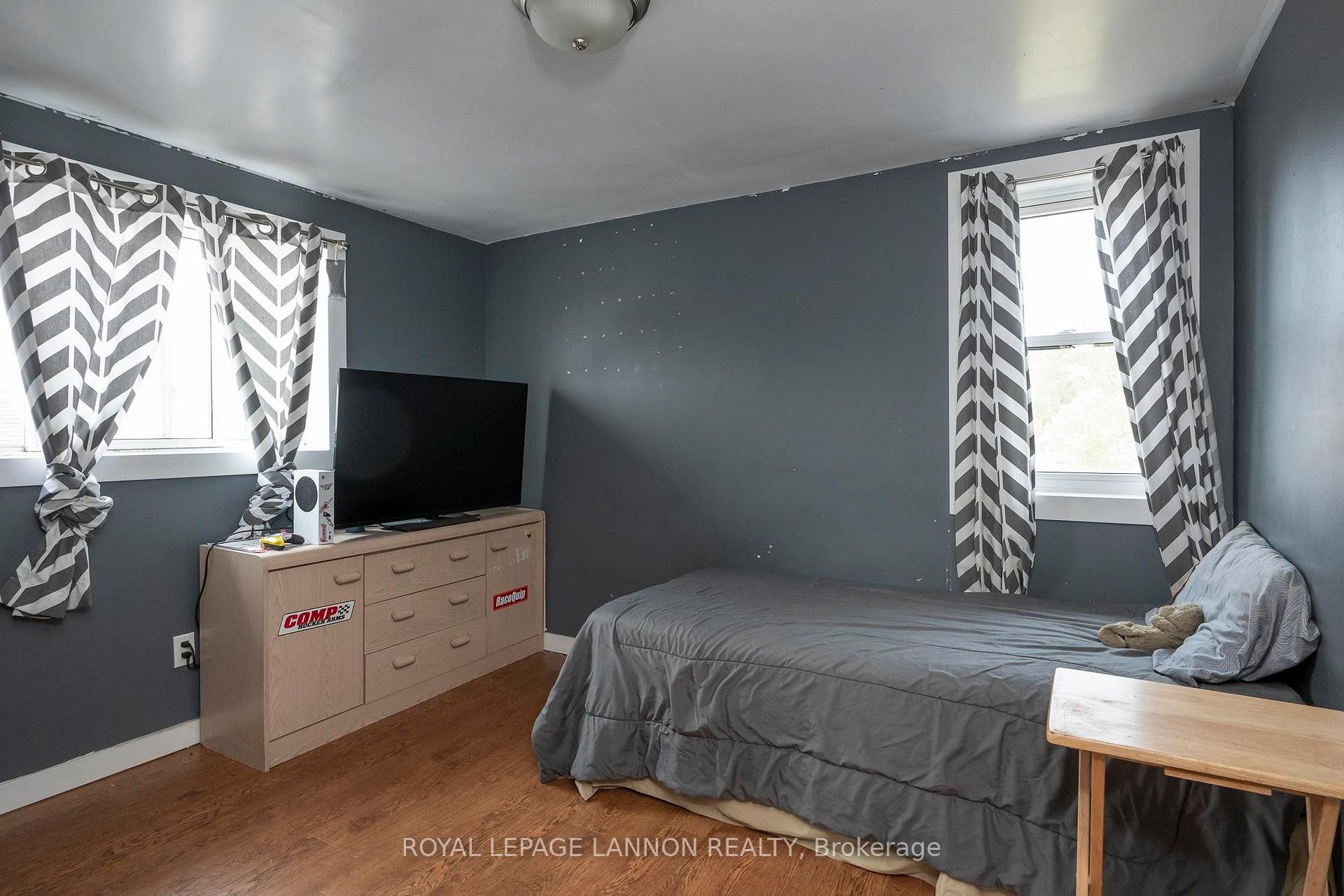 Photo 21 of 455 Leslie Avenue, Thunder Bay, Current River — HOMEH