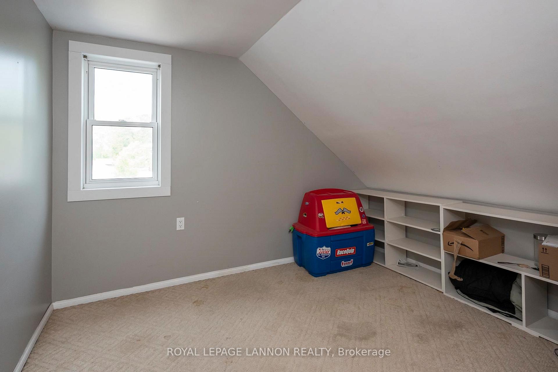 Photo 22 of 455 Leslie Avenue, Thunder Bay, Current River — HOMEH