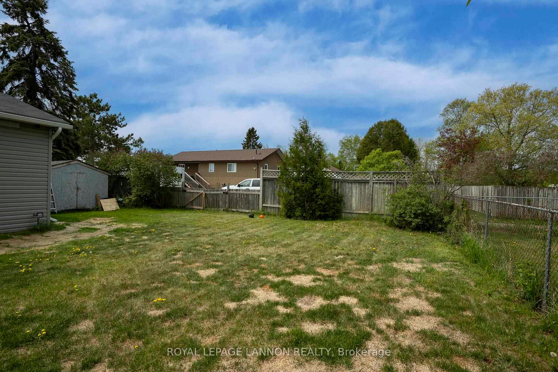 Photo 41 of 455 Leslie Avenue, Thunder Bay, Current River — HOMEH