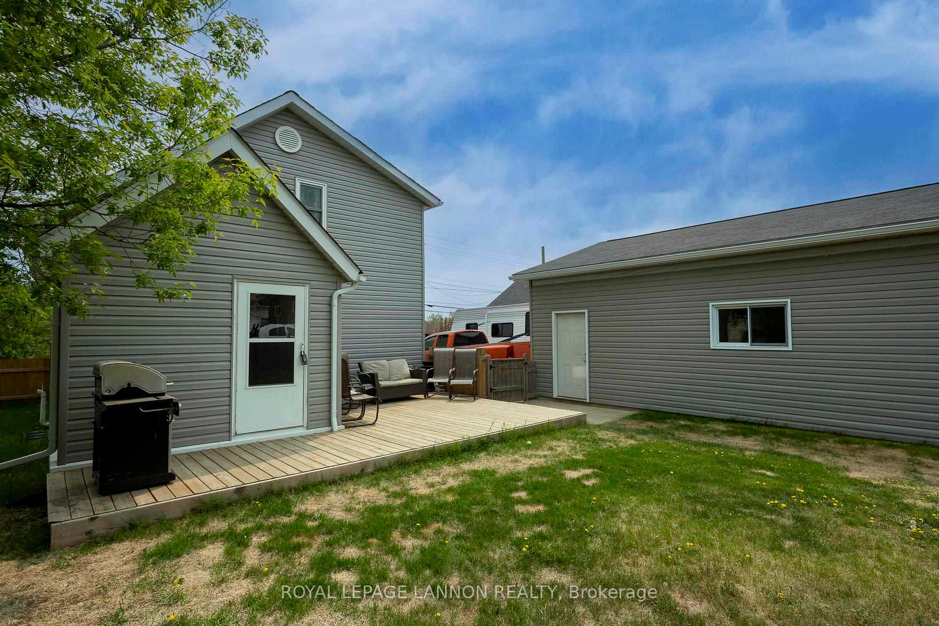 Photo 42 of 455 Leslie Avenue, Thunder Bay, Current River — HOMEH