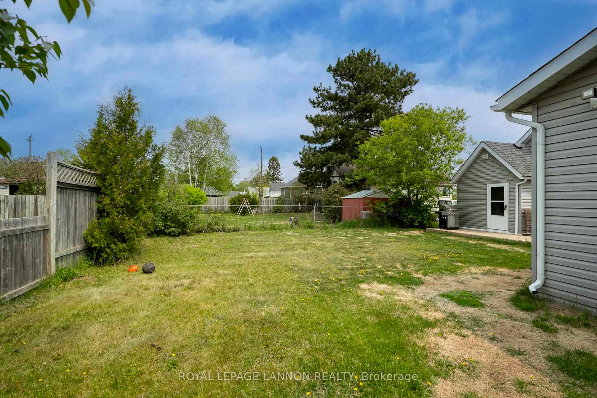 Photo 44 of 455 Leslie Avenue, Thunder Bay, Current River — HOMEH
