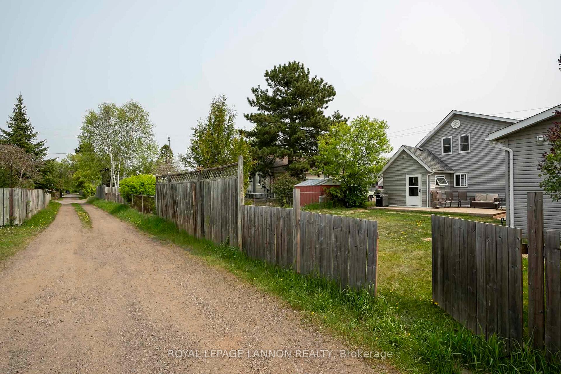 Photo 46 of 455 Leslie Avenue, Thunder Bay, Current River — HOMEH