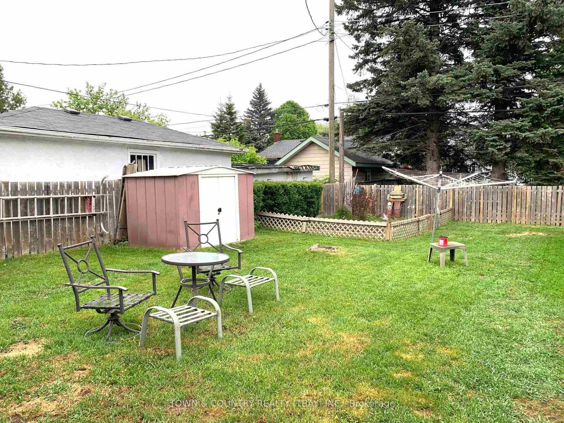 Photo 12 of 456 James St S, Thunder Bay, Green Acres — HOMEH