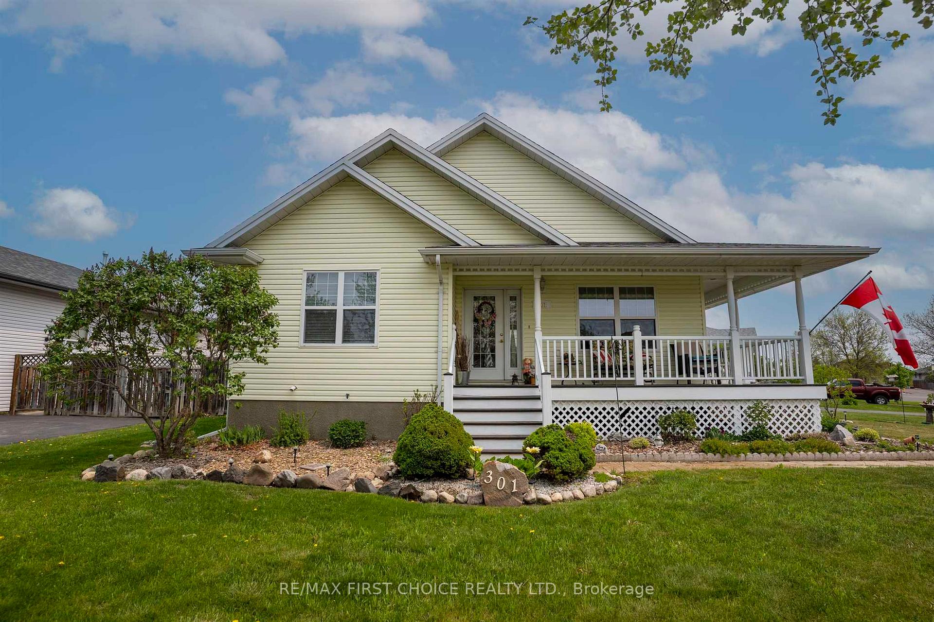 Photo 1 of 301 Caribou Crescent, Thunder Bay, Parkdale — HOMEH
