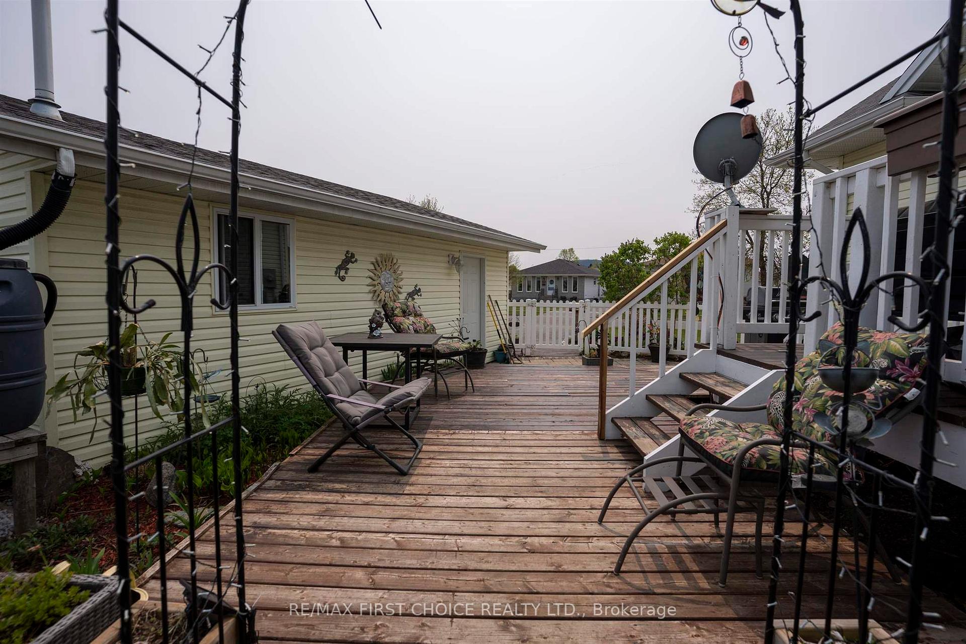Photo 11 of 301 Caribou Crescent, Thunder Bay, Parkdale — HOMEH