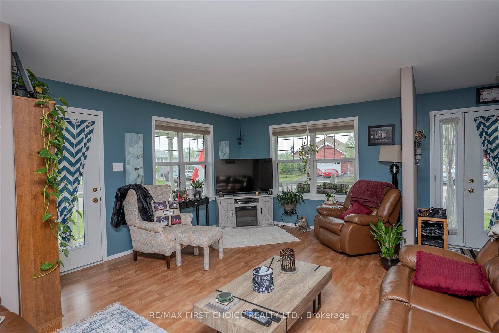 Photo 16 of 301 Caribou Crescent, Thunder Bay, Parkdale — HOMEH
