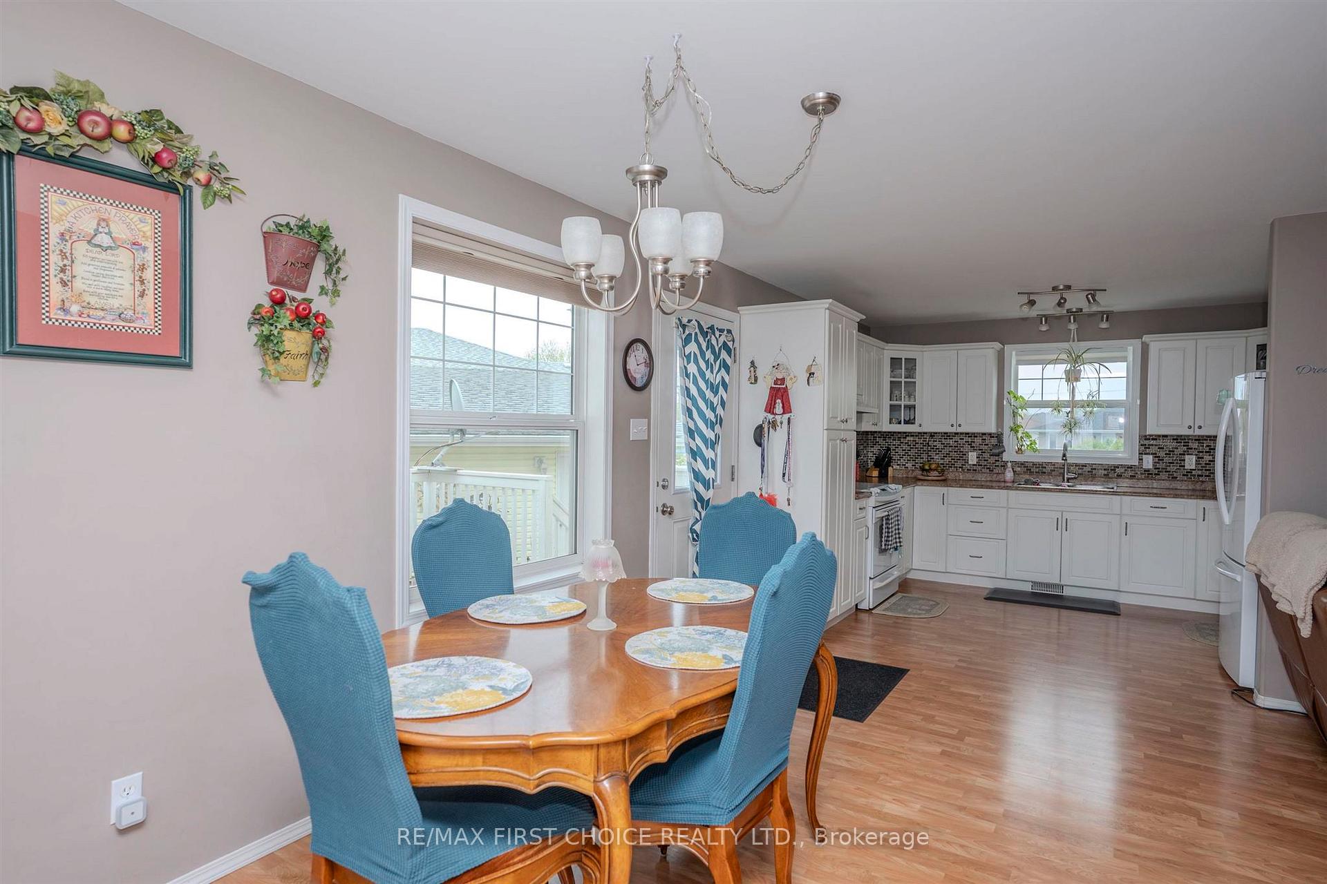 Photo 20 of 301 Caribou Crescent, Thunder Bay, Parkdale — HOMEH