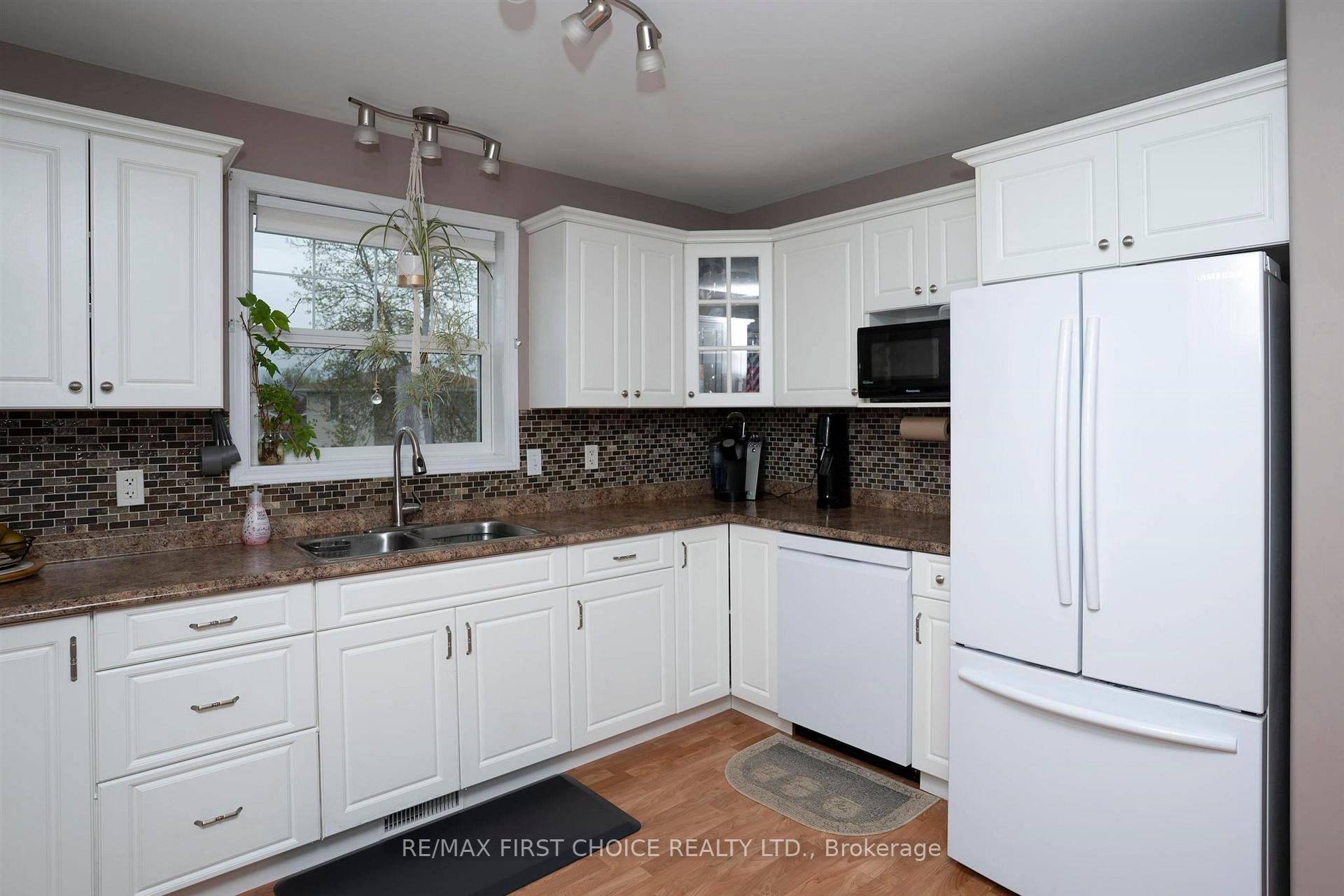 Photo 22 of 301 Caribou Crescent, Thunder Bay, Parkdale — HOMEH