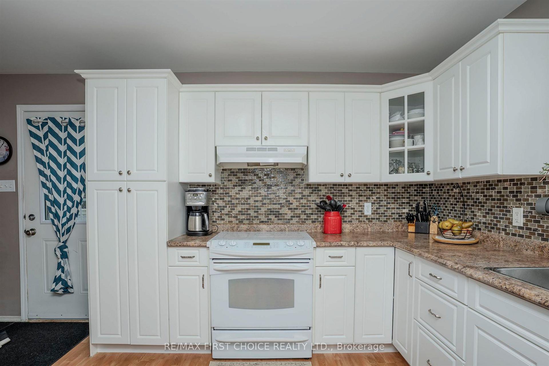 Photo 24 of 301 Caribou Crescent, Thunder Bay, Parkdale — HOMEH