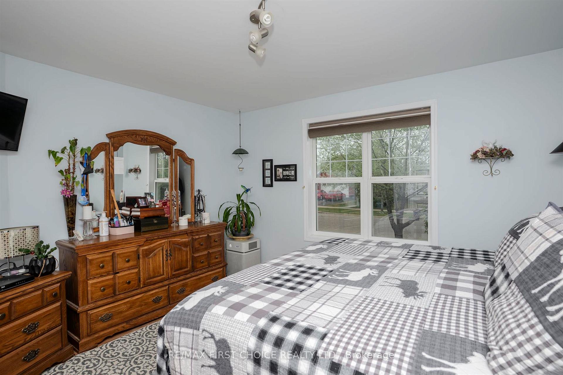 Photo 25 of 301 Caribou Crescent, Thunder Bay, Parkdale — HOMEH
