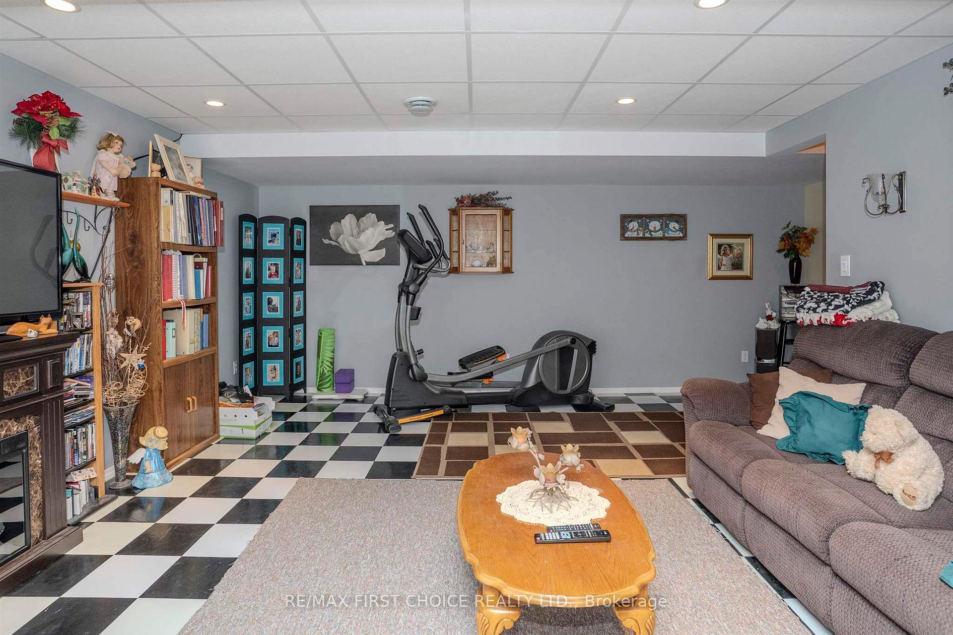 Photo 36 of 301 Caribou Crescent, Thunder Bay, Parkdale — HOMEH