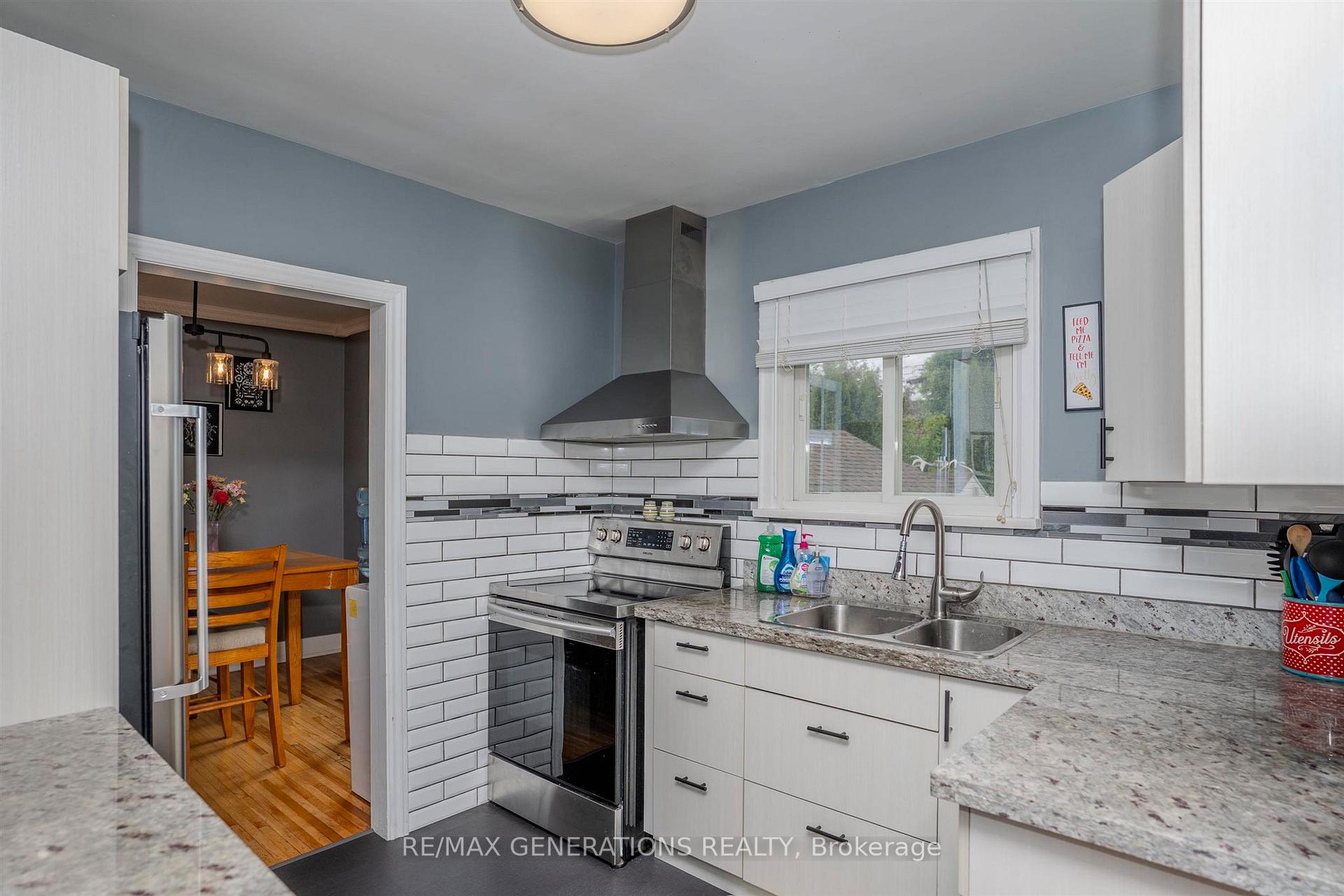 Photo 8 of 2024 Hamilton Avenue, Thunder Bay, Hyde Park — HOMEH