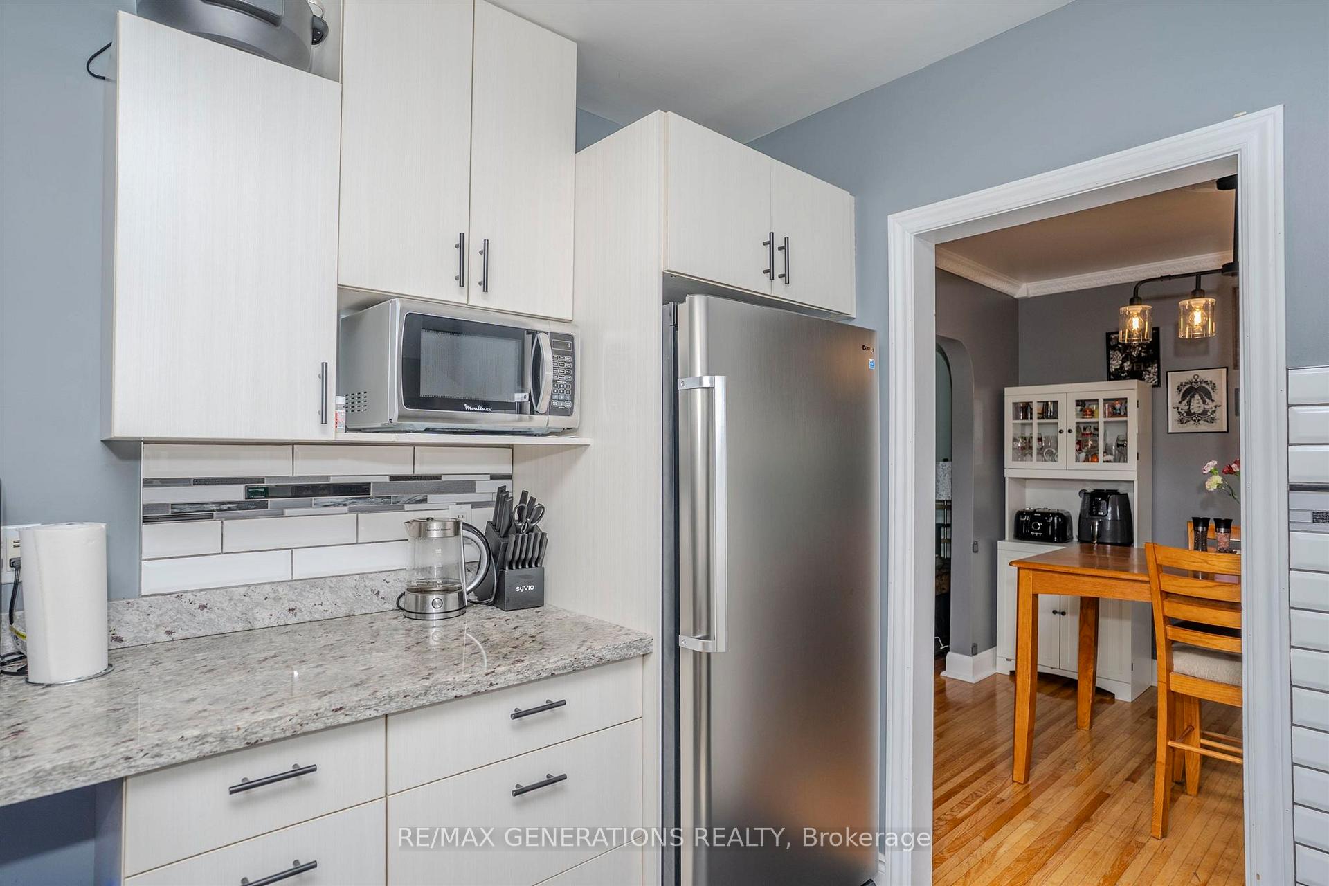 Photo 9 of 2024 Hamilton Avenue, Thunder Bay, Hyde Park — HOMEH