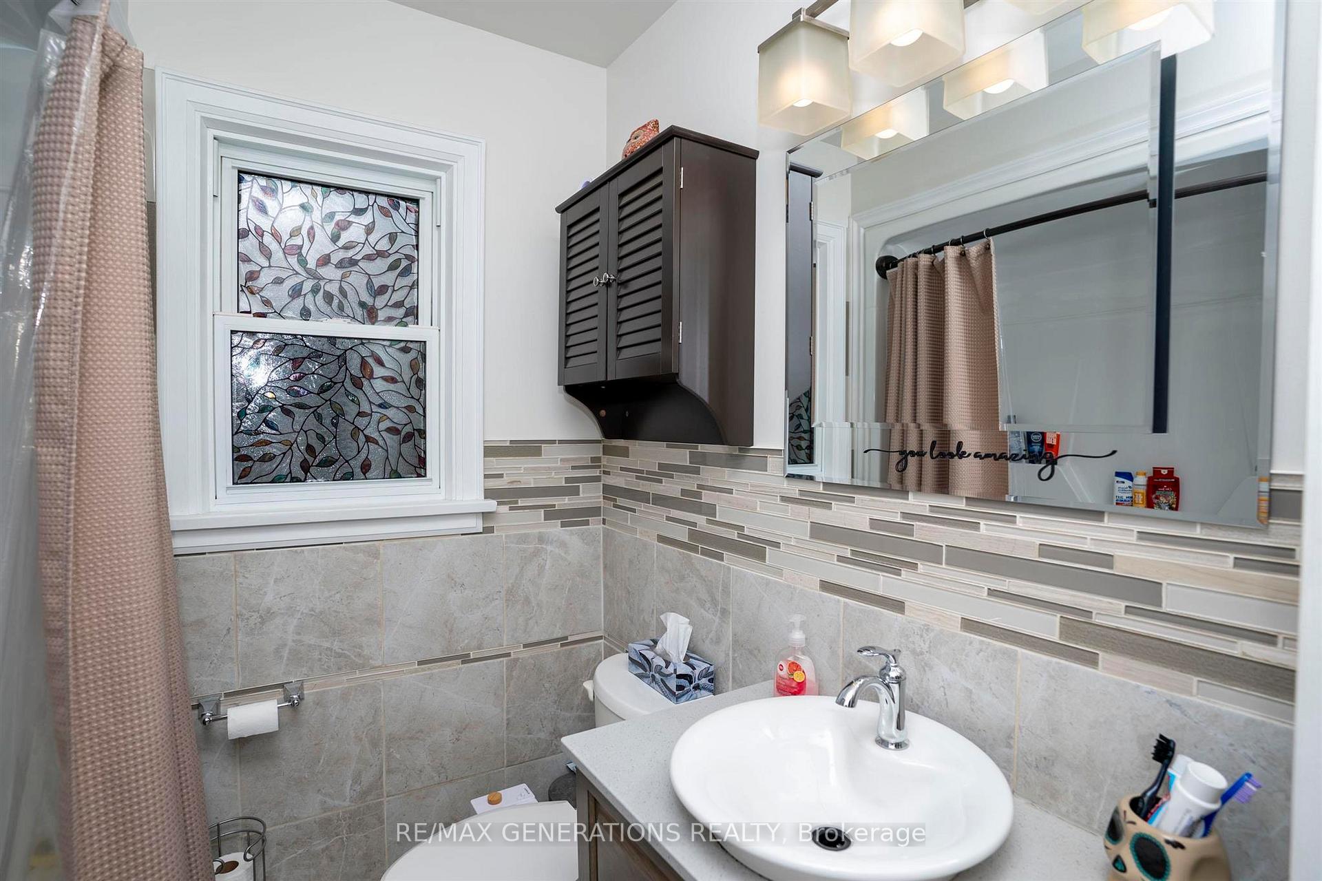 Photo 15 of 2024 Hamilton Avenue, Thunder Bay, Hyde Park — HOMEH