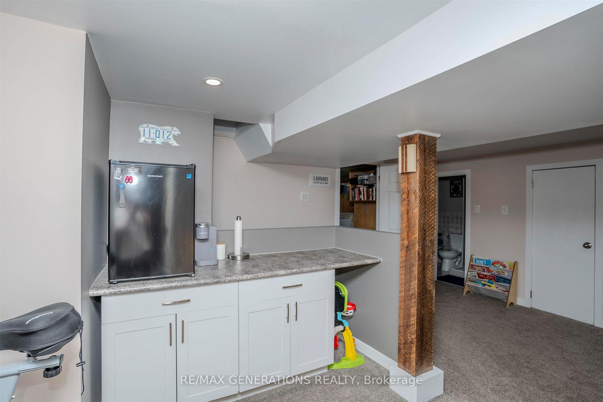 Photo 19 of 2024 Hamilton Avenue, Thunder Bay, Hyde Park — HOMEH