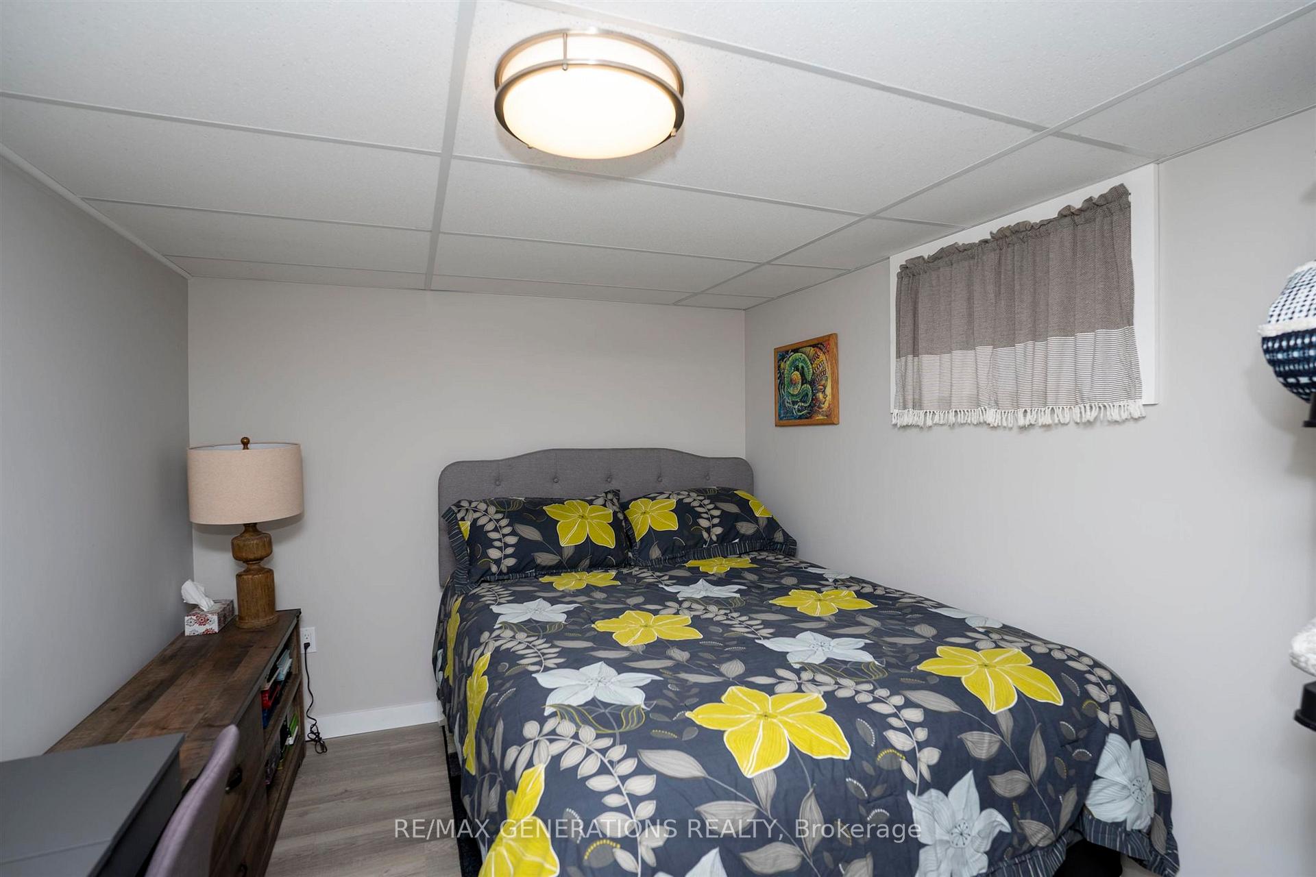 Photo 21 of 2024 Hamilton Avenue, Thunder Bay, Hyde Park — HOMEH