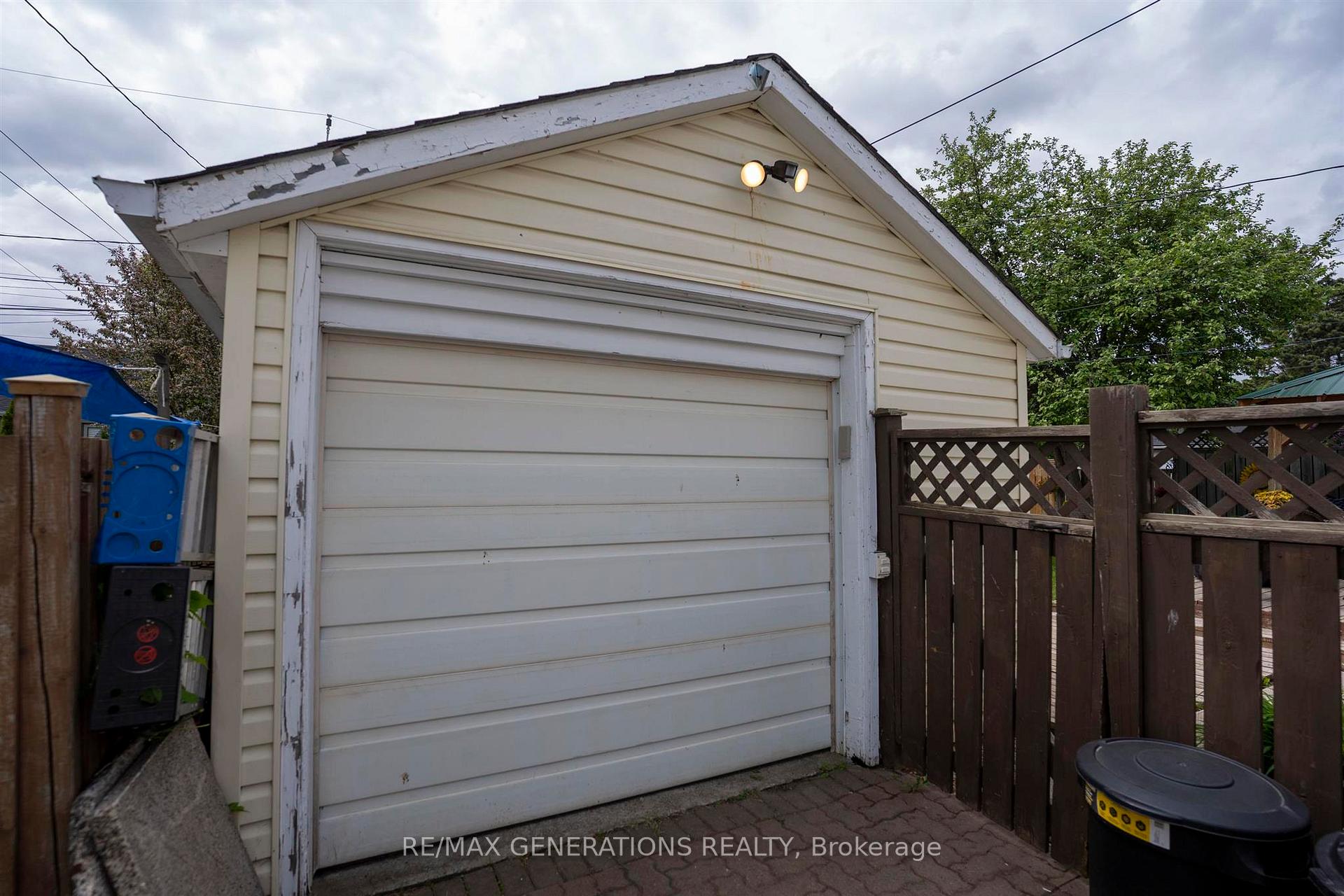 Photo 28 of 2024 Hamilton Avenue, Thunder Bay, Hyde Park — HOMEH