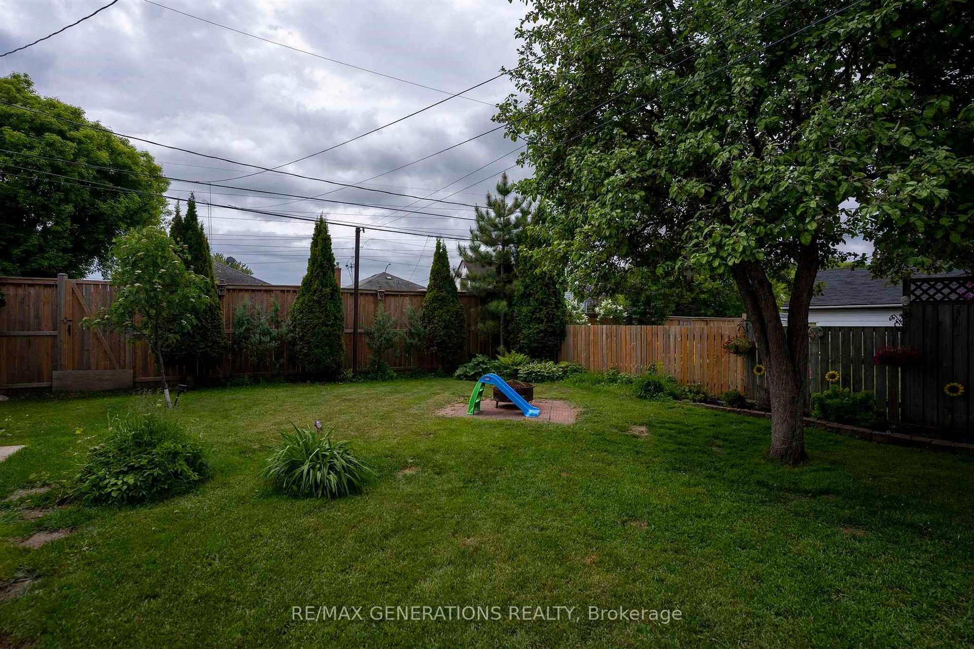 Photo 30 of 2024 Hamilton Avenue, Thunder Bay, Hyde Park — HOMEH