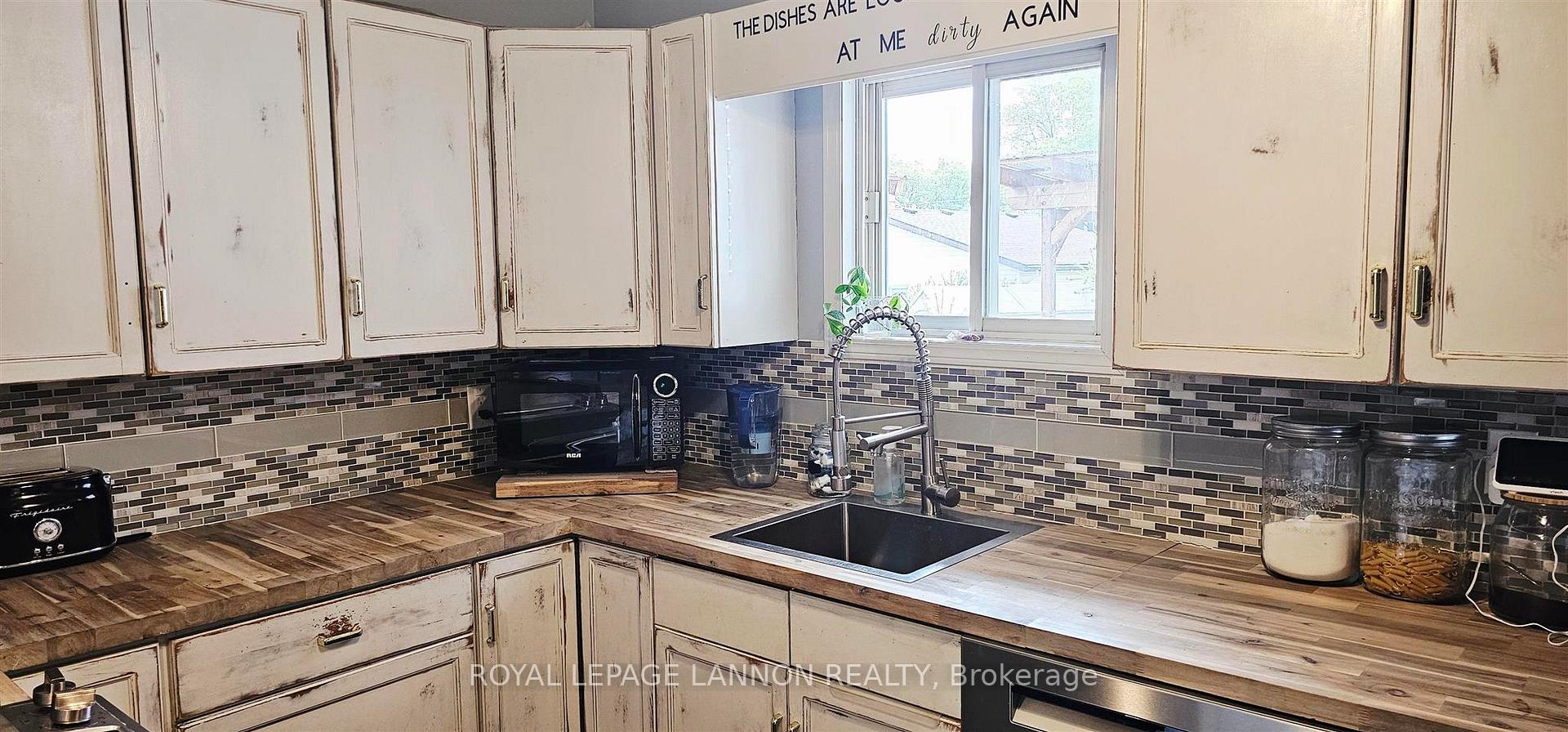 Photo 6 of 232 Francis Street W, Thunder Bay, Westfort — HOMEH