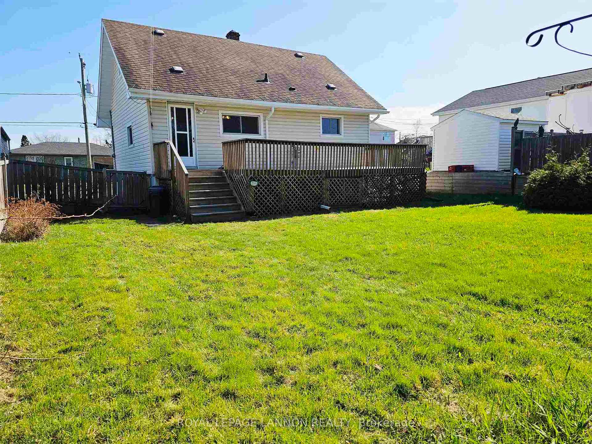 Photo 16 of 64 Mona Street, Thunder Bay, Shuniah — HOMEH