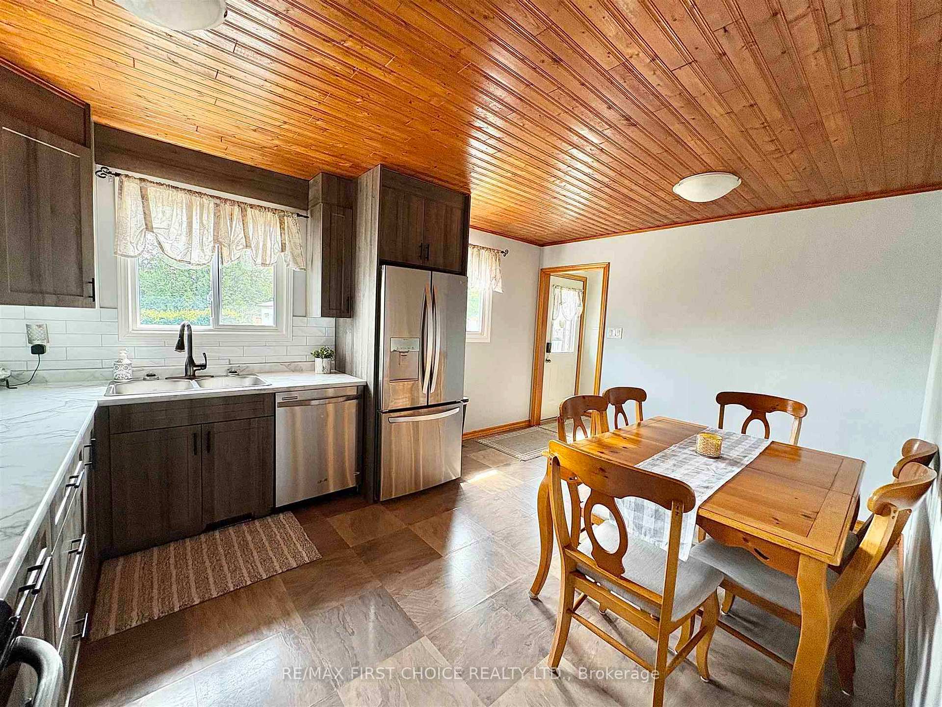 Photo 4 of 150 Penfold Street N, Thunder Bay, Shuniah — HOMEH