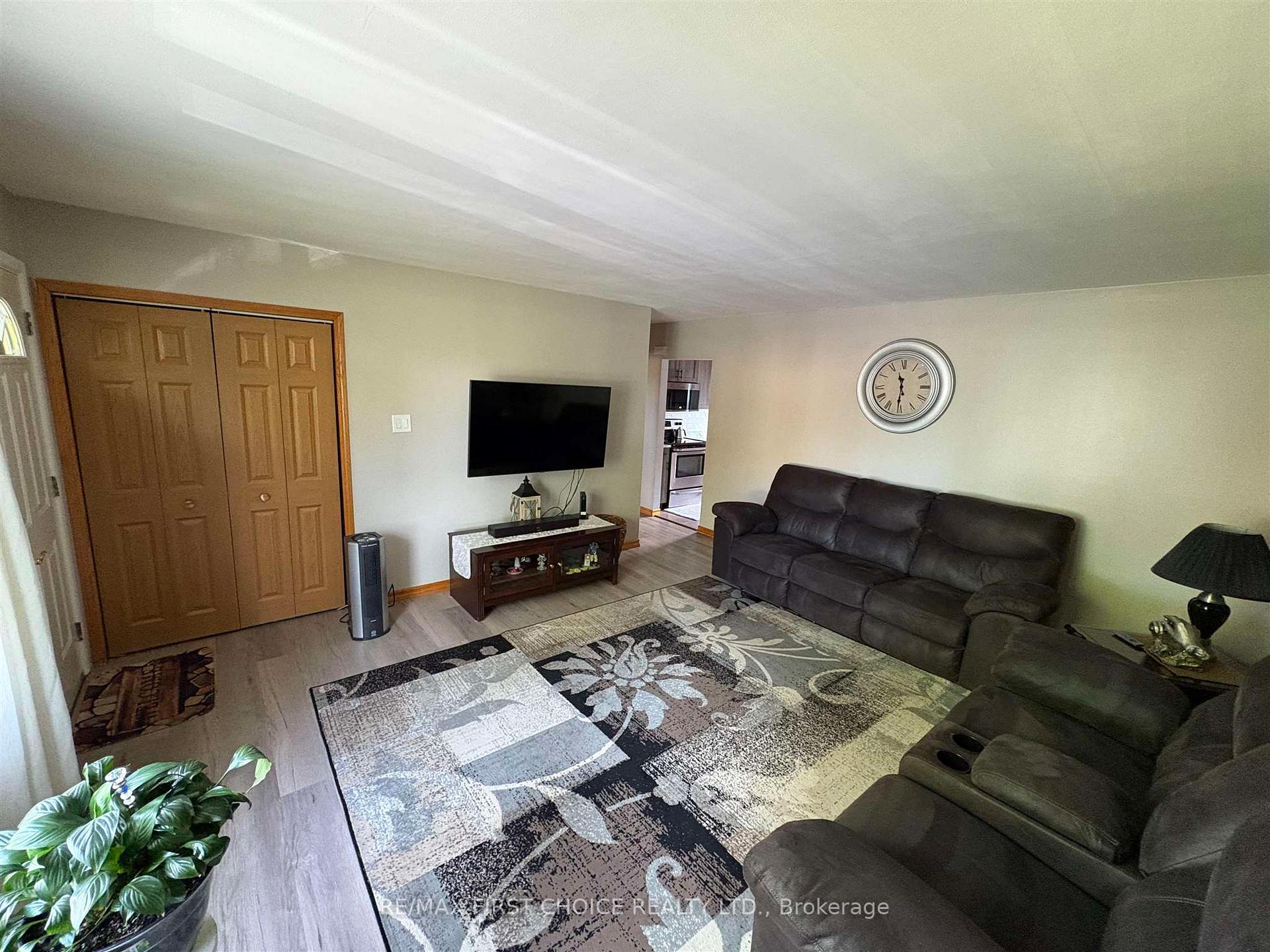 Photo 5 of 150 Penfold Street N, Thunder Bay, Shuniah — HOMEH